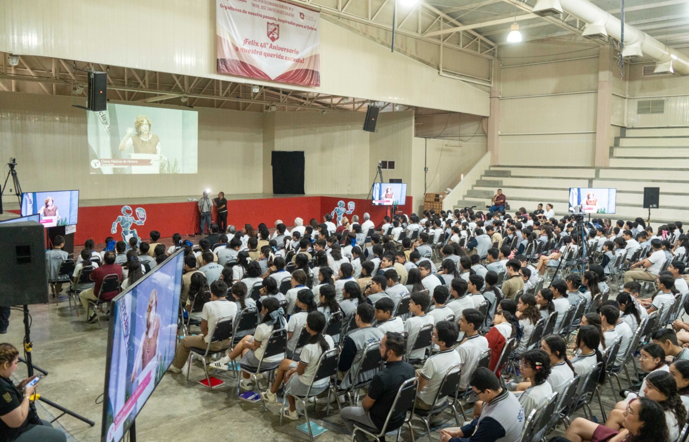 UAT-Clases-masivas2.jpg